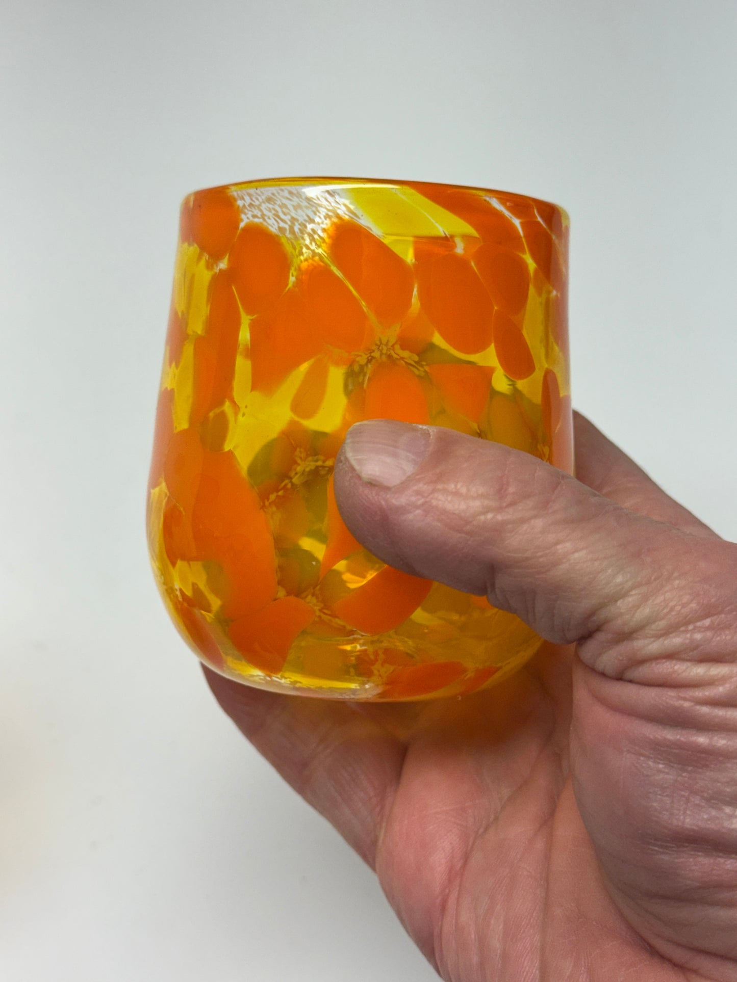 Stemless wine glasses