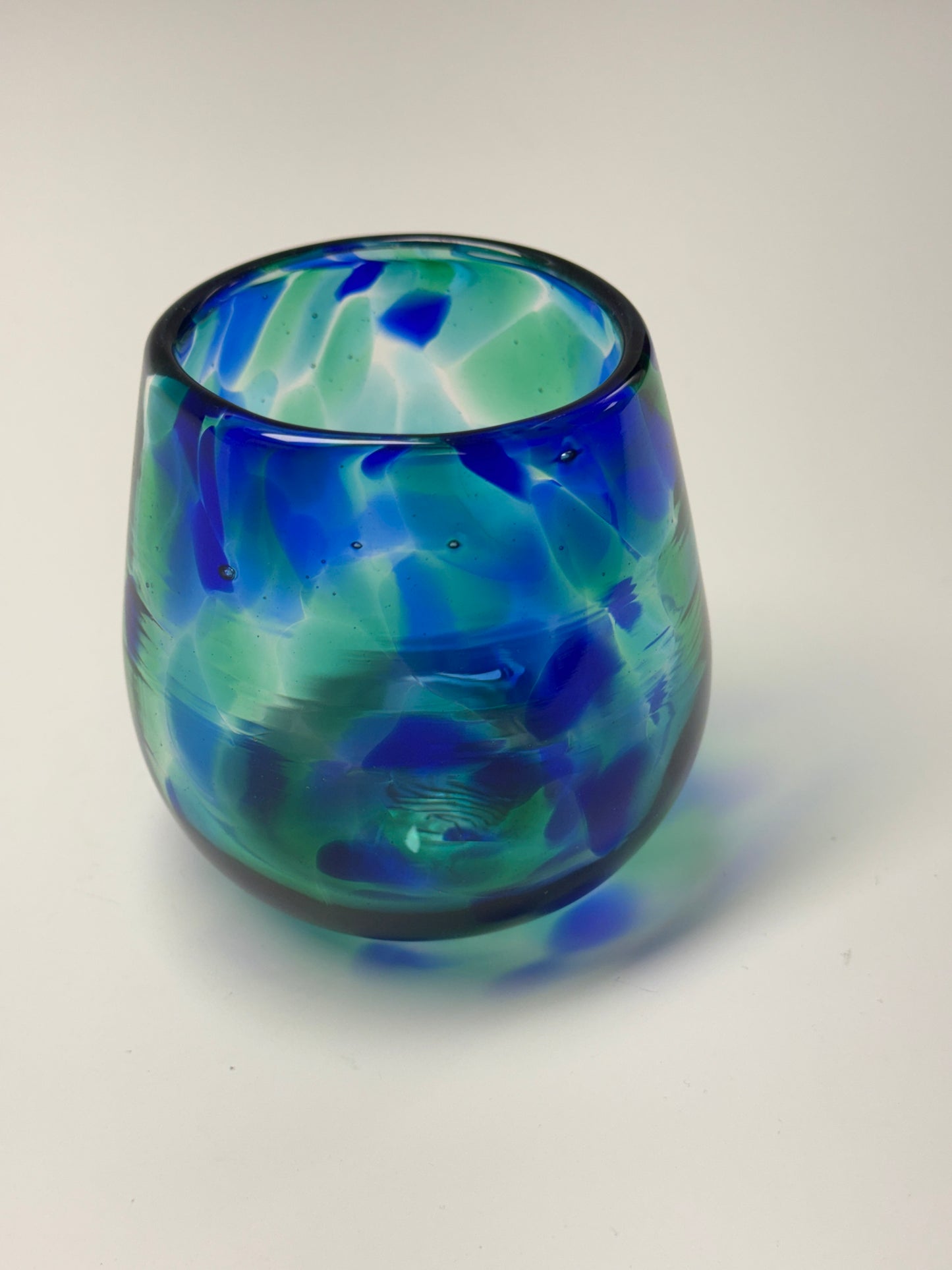 Stemless wine glasses