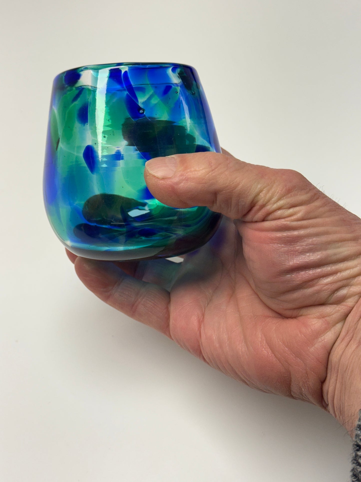 Stemless wine glasses