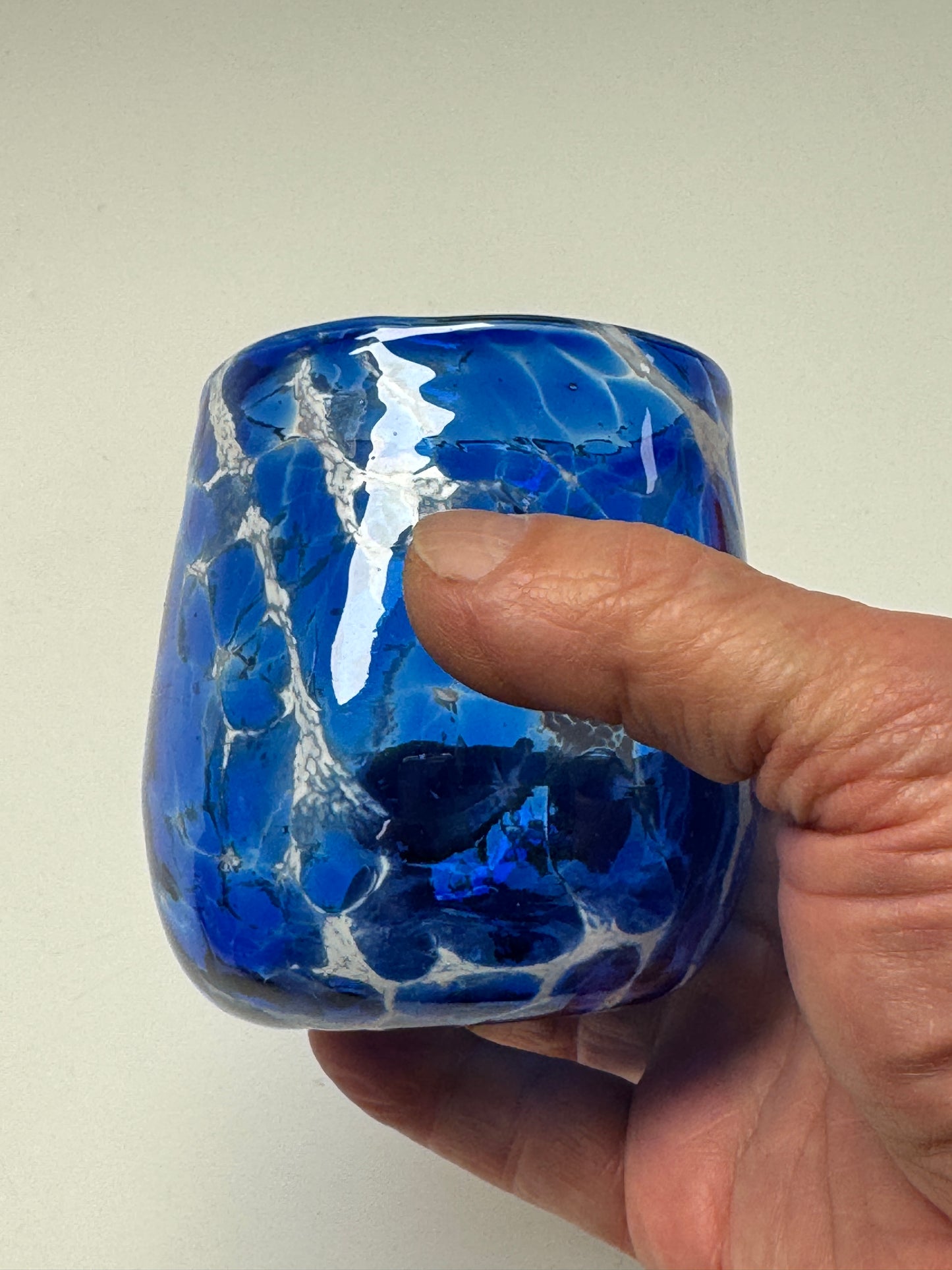 Stemless wine glasses