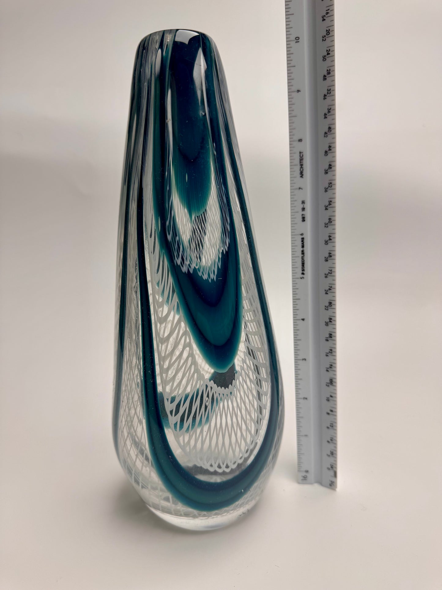 Swooping zanfirico cane vase